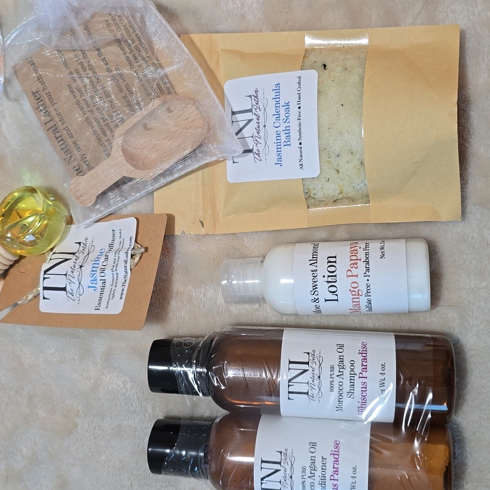 Your Own Personal Spa Day! Bath and body gift set from The Natural Lather